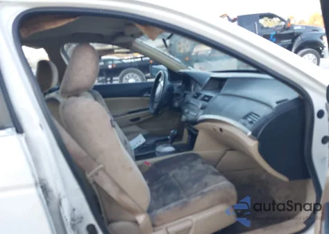 2011 Honda Accord 2.4 Lx z USA, uszkodzony, nr VIN 1HGCP2F35BA152182